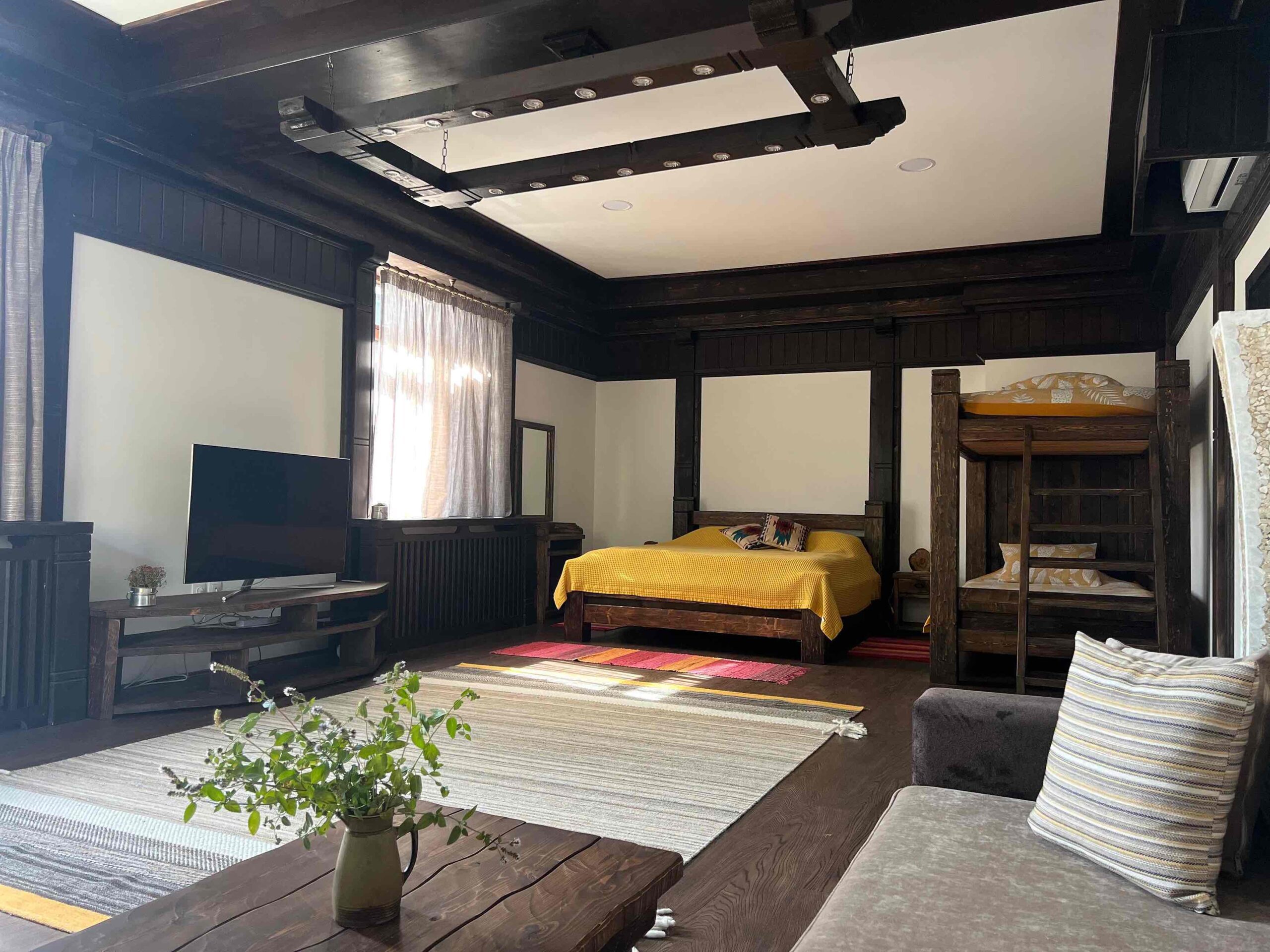 1st room